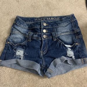 Super cute high waisted shorts!